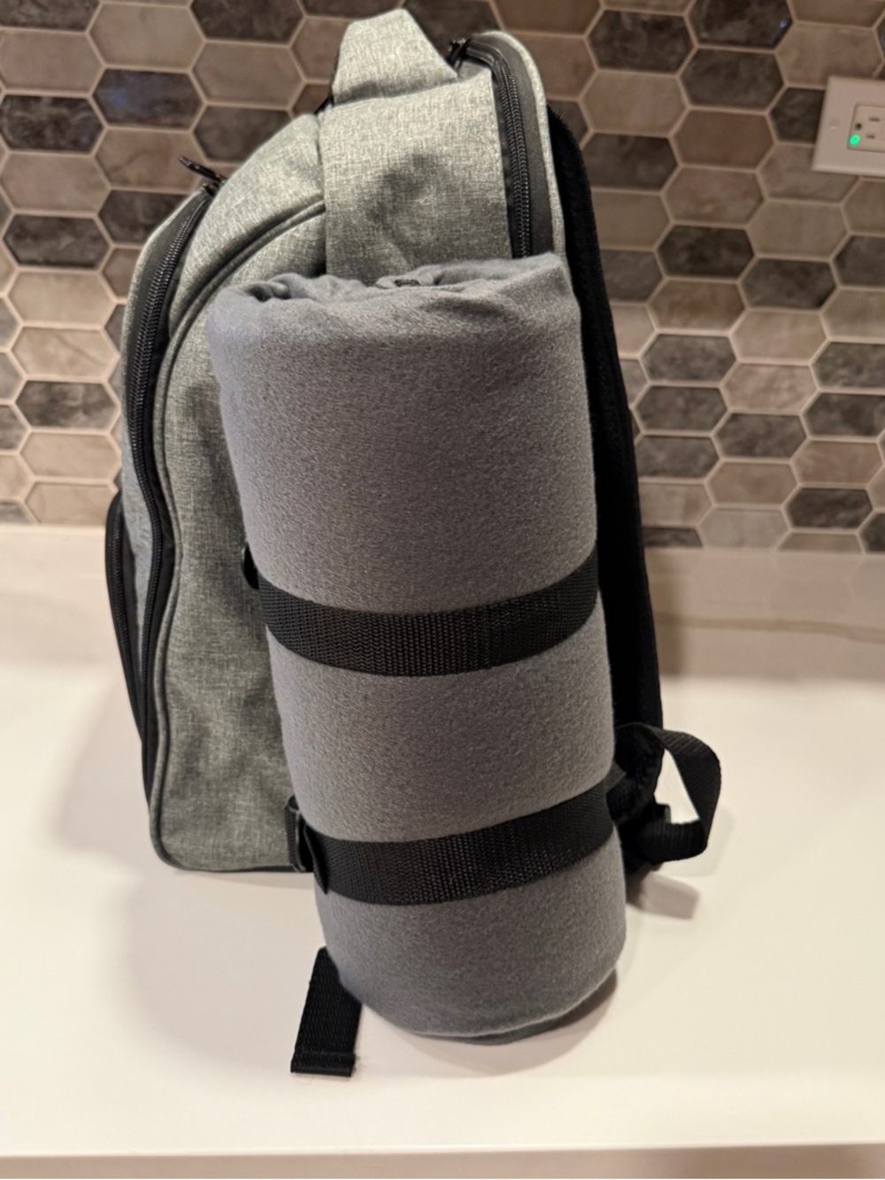 Hap Tim Picnic Basket Backpack for 4 Person, - Picture 4 of 9